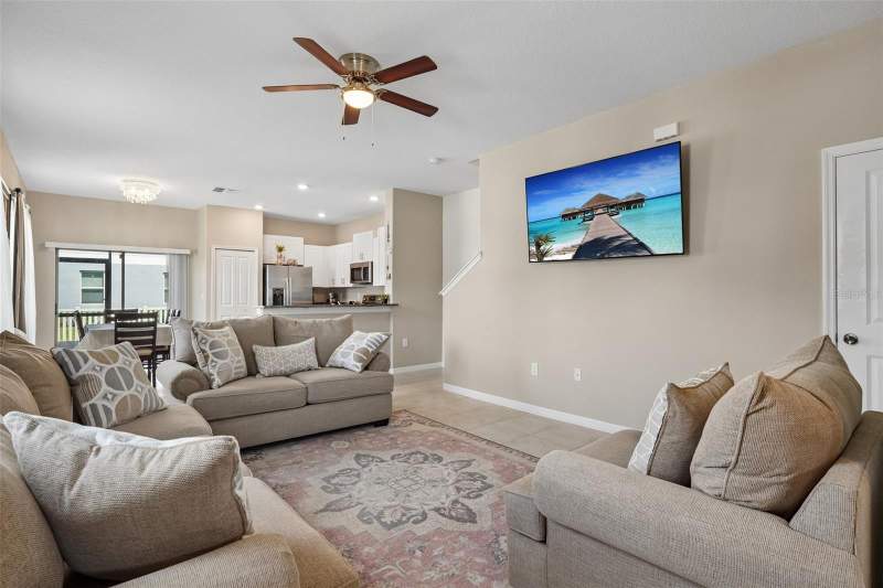 2 bedroom Townhouse at 5111 Forum Boulevard, Townes/Darlington, Holiday — photo 3