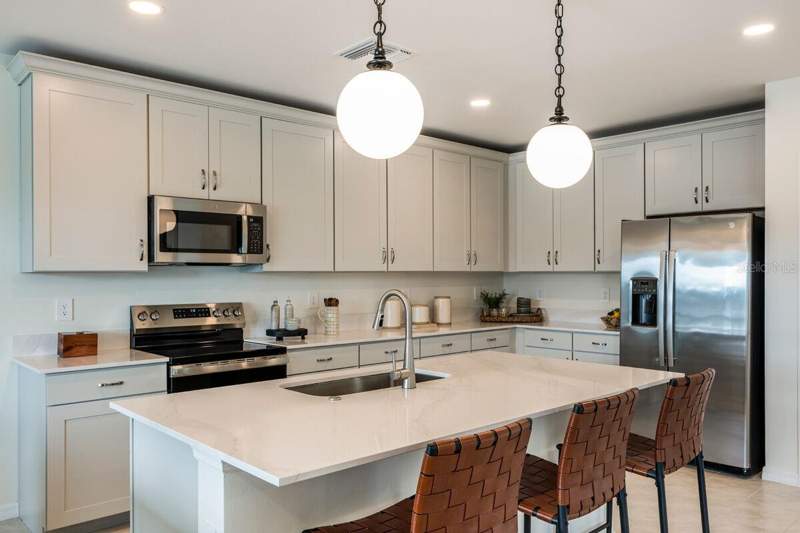 5 bedroom Single Family Residence at 9617 Vibrant Lane, Brighton, Venice — photo 4