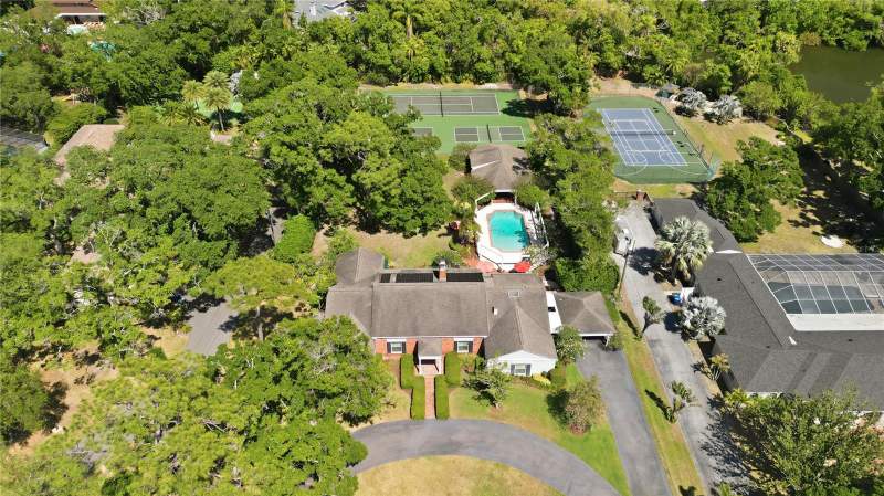 4 bedroom Single Family Residence at 1749 LONG BOW LANE, SHERWOOD MANOR, CLEARWATER — photo 1