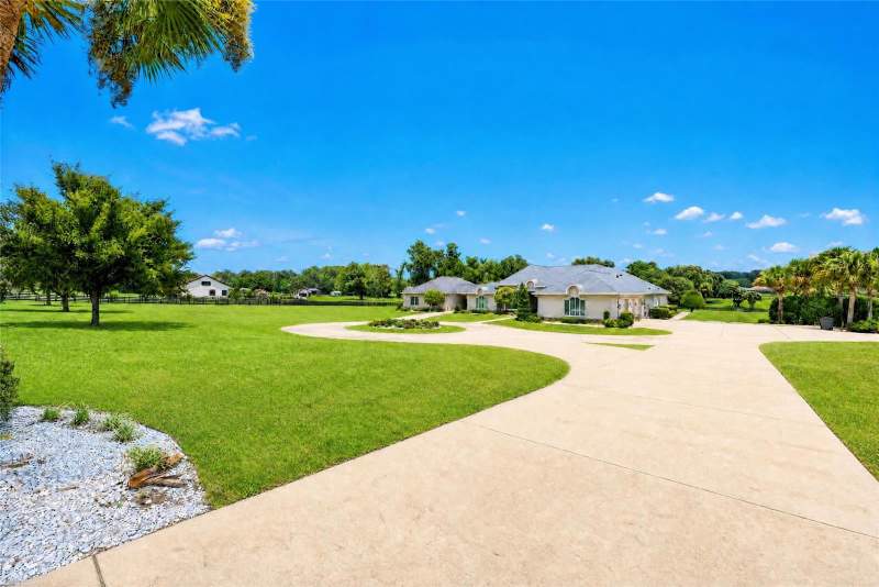 6 bedroom Farm at 9389 SW 14th Avenue, Spring Grove, Ocala — photo 5