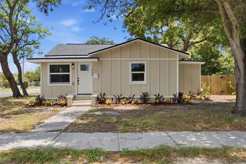 4 bedroom Single Family Residence at 1700 Scranton Street, Palmway, St Petersburg — photo 2