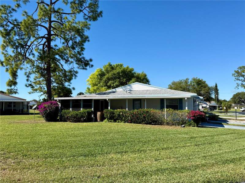 2 bedroom Villa at 7 Desert Candle Circle, Pinewood Condo, Lehigh Acres — photo 2