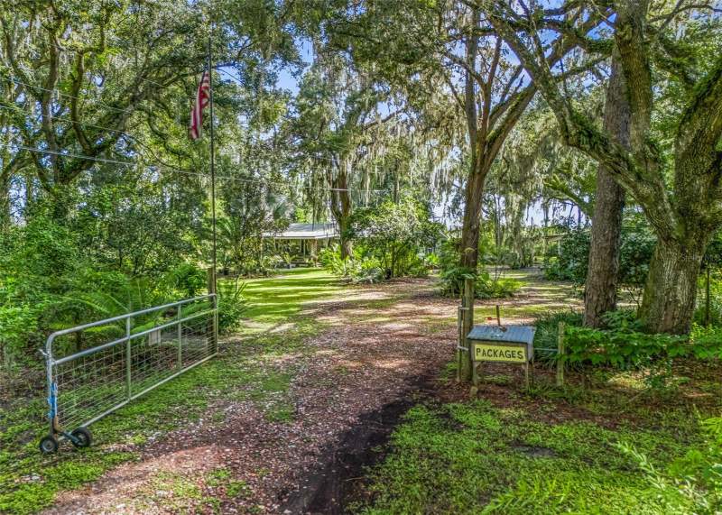 2 bedroom Single Family Residence at 1295 N US 301, Sumterville, Sumterville — photo 3