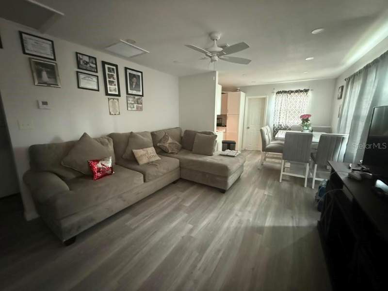 4 bedroom Single Family Residence at 1402 4th Avenue, Ruskin Growers Sub Uni, Ruskin — photo 2
