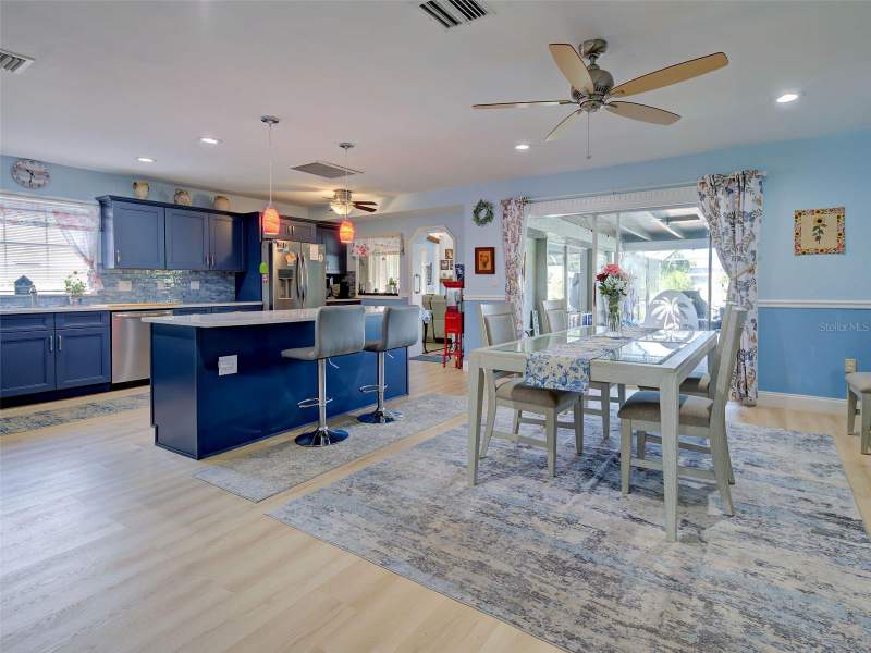 3 bedroom Single Family Residence at 107 Peckham Street, Port Charlotte Sec 043, Port Charlotte — photo 4