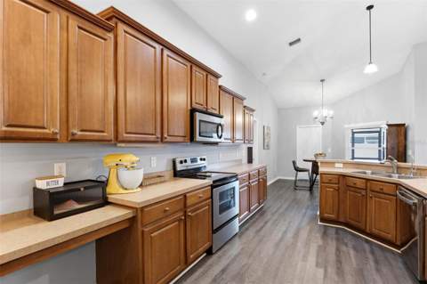 13428 Mandalay Pl, Spring Hill FL - photo 15 of 54