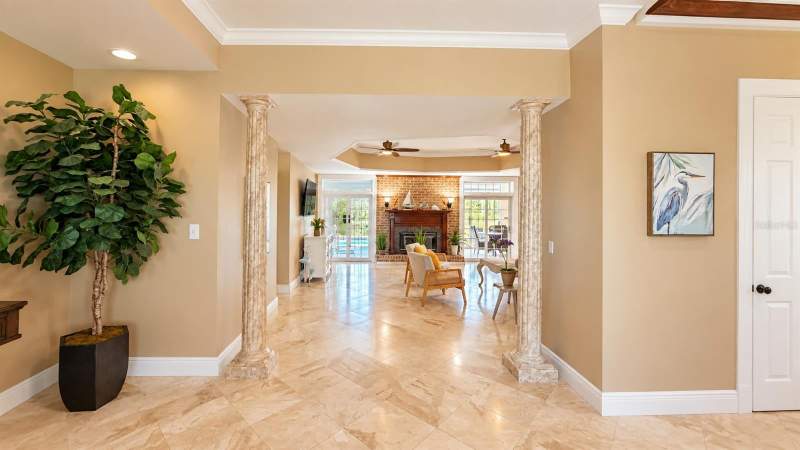 5 bedroom Single Family Residence at 14360 McGregor Boulevard, Deep Lagoon Boat Club Ltd, Fort Myers — photo 5