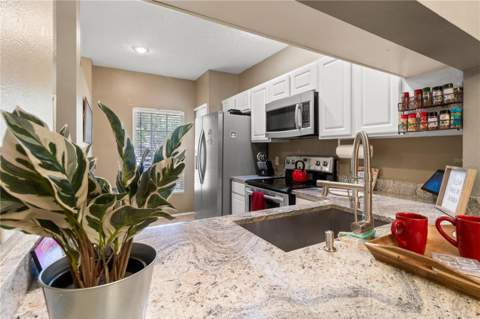 8635 Hunters Key Circle, Tampa FL - photo 14 of 27