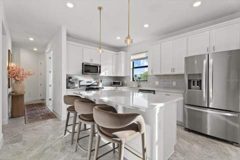 18918 Indian Rock Place, Lakewood Ranch FL - photo 8 of 44
