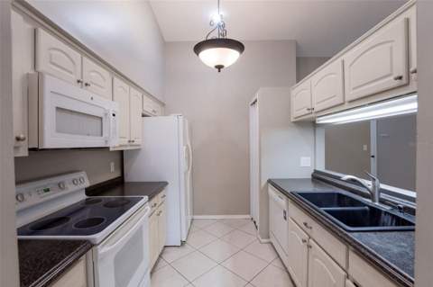102 Oakridge Court, Sanford FL - photo 10 of 29