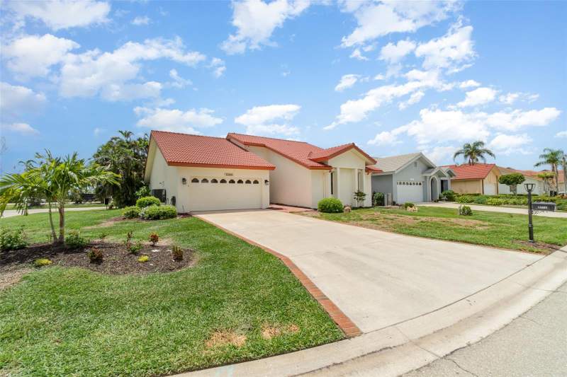 3 bedroom Single Family Residence at 12601 Kelly Palm Drive, Kelly Greens 01, Fort Myers — photo 3