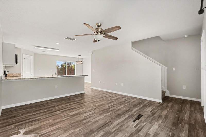 4 bedroom Single Family Residence at 6104 Shiprock Avenue, Spring Hill Unit 22, Spring Hill — photo 4