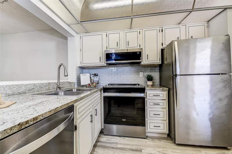 2 bedroom Condominium at 12300 VONN ROAD #7203, VILLAS DE GOLF CONDO, LARGO — photo 4