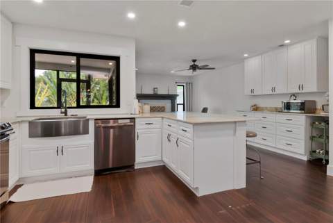 4400 Columbus Way, St Petersburg FL - photo 12 of 48