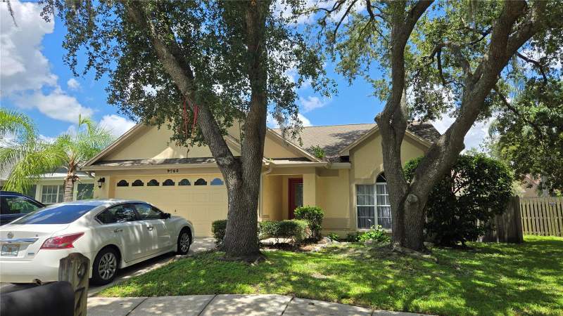 3 bedroom Single Family Residence at 9765 Fox Chapel Road, Pebble Creek Village Unit 7, Tampa — photo 2