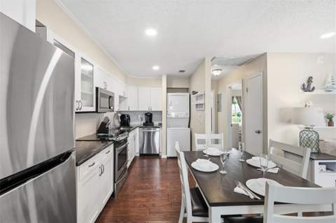 5117 Salmon Drive #B, St Petersburg FL - photo 11 of 57