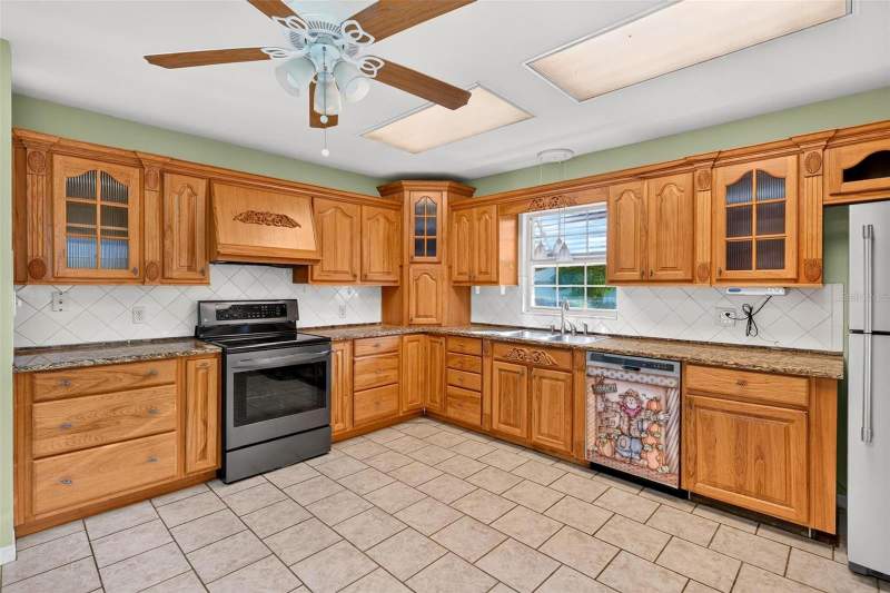 3 bedroom Single Family Residence at 5234 Fredrick Road, Picciola Island Sub, Fruitland Park — photo 4