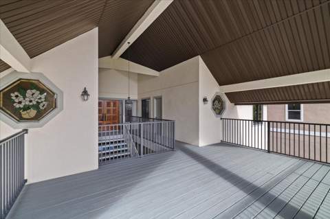 5767 Westshore Drive, New Port Richey FL - photo 10 of 99