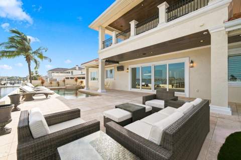 504 55 Th Avenue, St Pete Beach FL - photo 6 of 6