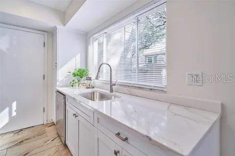 3 bedroom Condominium at 11713 Raintree Drive, Raintree Manor Homes Condomini, Tampa — photo 4