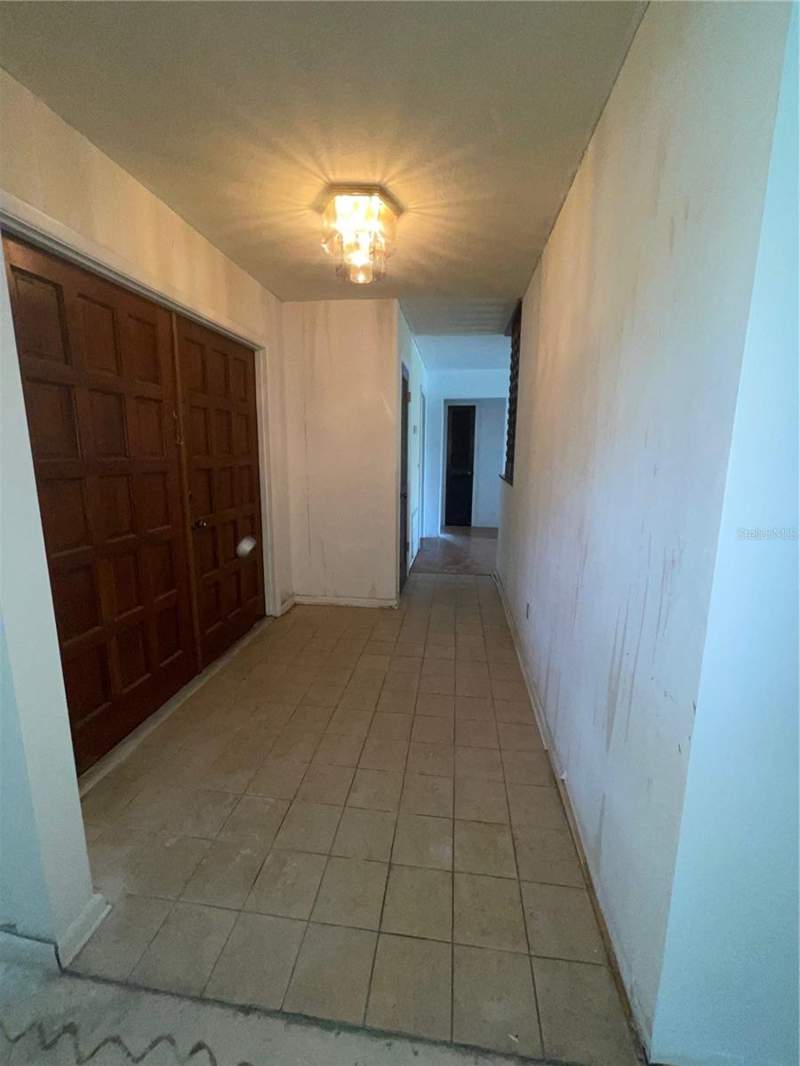 3 bedroom Single Family Residence at 7250 WOODBROOK DR, WOODBRIAR WEST, TAMPA — photo 2