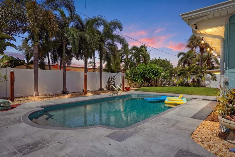 3 bedroom Single Family Residence at 5285 40th Street, Maximo Moorings, St Petersburg — photo 2