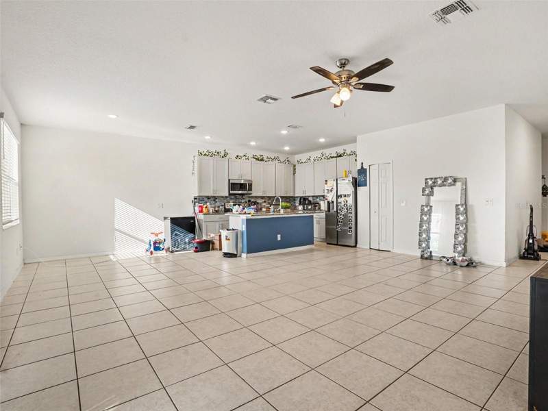 4 bedroom Single Family Residence at 230 Tarpon Bay Boulevard, Tarpon Bay, Haines City — photo 4