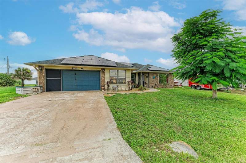 3 bedroom Single Family Residence at 2147 Floribanna Street, Port Charlotte Sub 37, North Port — photo 3