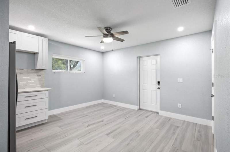 5 bedroom Single Family Residence at 817 W Bougainvillea Avenue, North Tampa Acreage, Tampa — photo 2