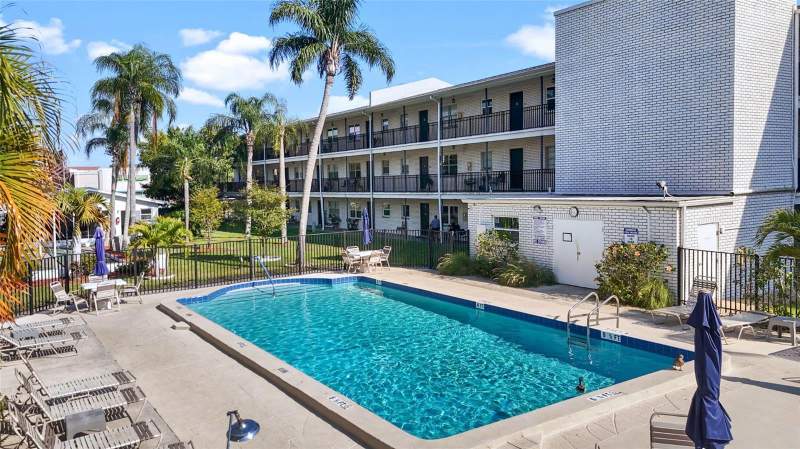 French Quarter North Condo
