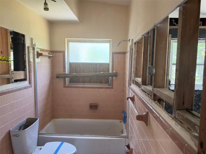 2 bedroom Single Family Residence at 14054 Vivian Drive, Gulf Shores 3rd Add Rep, Madeira Beach — photo 5