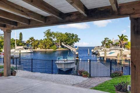 4200 Beach Drive, St Petersburg FL - photo 18 of 22