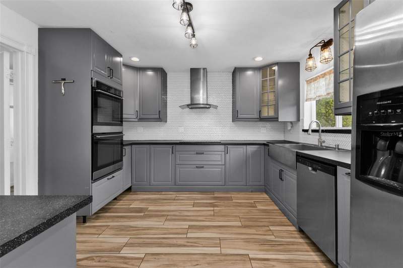3 bedroom Single Family Residence at 975 Baer Avenue, Port Charlotte Sec 008, Port Charlotte — photo 3