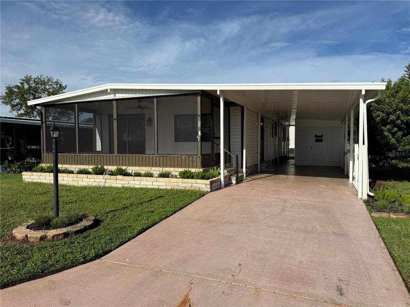 2 bedroom Manufactured Home at 6710 36th Avenue #32, Shadow Brook Mobile Home, Palmetto — photo 2