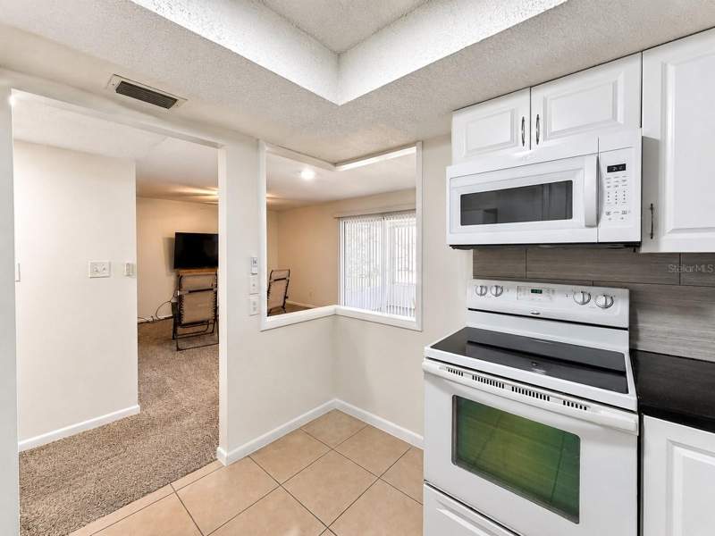 2 bedroom Condominium at 568 Bahia Circle #B, Fairways/Silver Spgs Shores Co, Ocala — photo 5