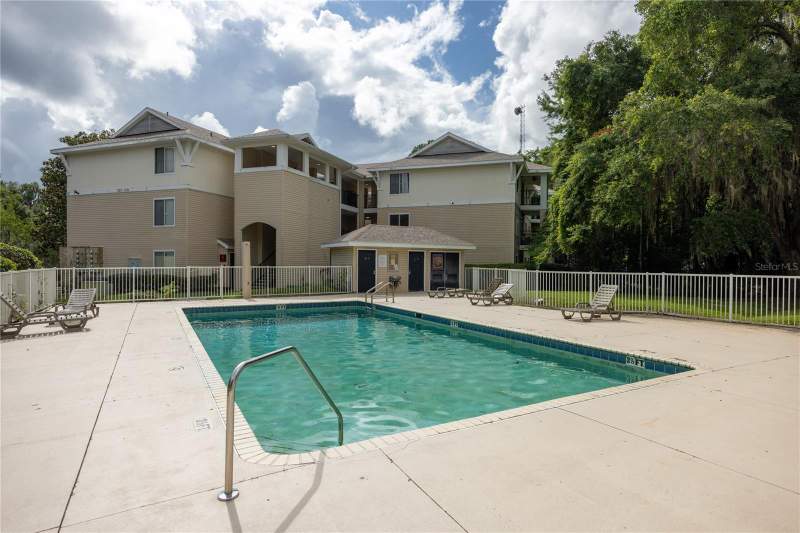 4 bedroom Condominium at 3921 SW 34th Street #1C, Univ Terrace, Gainesville — photo 4