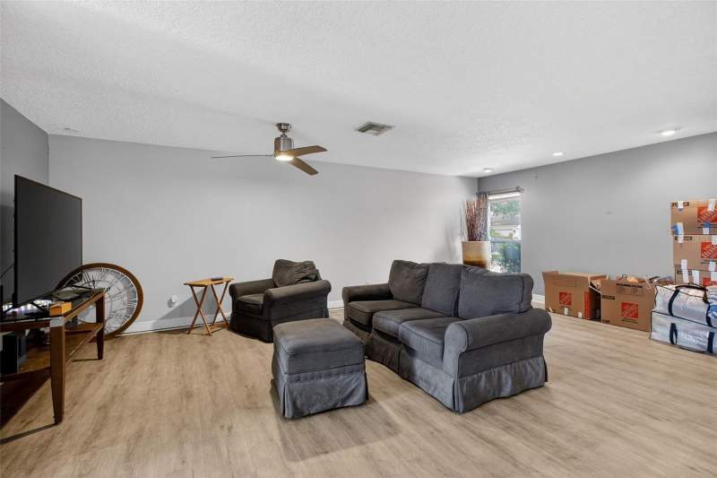 4 bedroom Single Family Residence at 2738 Fireside Court, Oak Hill Manor, Orlando — photo 4
