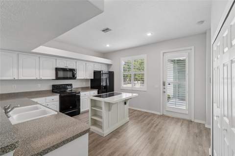 10207 Porch Street, New Port Richey FL - photo 17 of 58