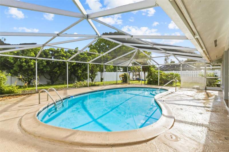 3 bedroom Single Family Residence at 7303 11th Avenue, Village Green Of Bradenton, Bradenton — photo 4