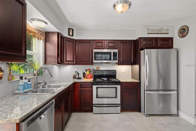 3 bedroom Single Family Residence at 6508 3rd Avenue, Manatee Palms Unit Five, Bradenton — photo 2