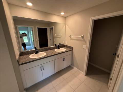 15516 Miller Creek Drive, Sun City Center FL - photo 15 of 19