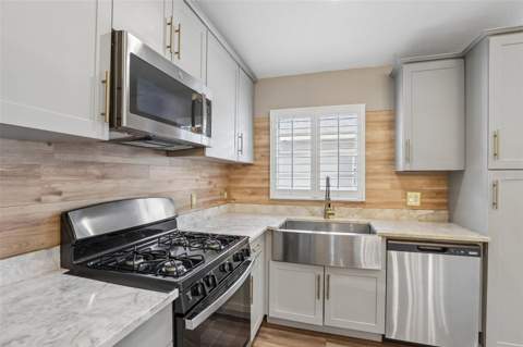 8711 Busch Oaks Street, Tampa FL - photo 6 of 6