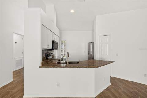 12826 Longcrest Drive, Riverview FL - photo 17 of 57