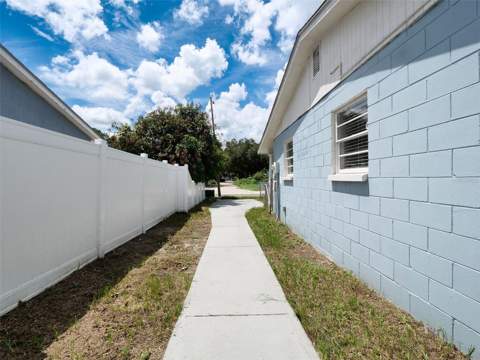7018 Glenview Drive, Tampa FL - photo 9 of 44