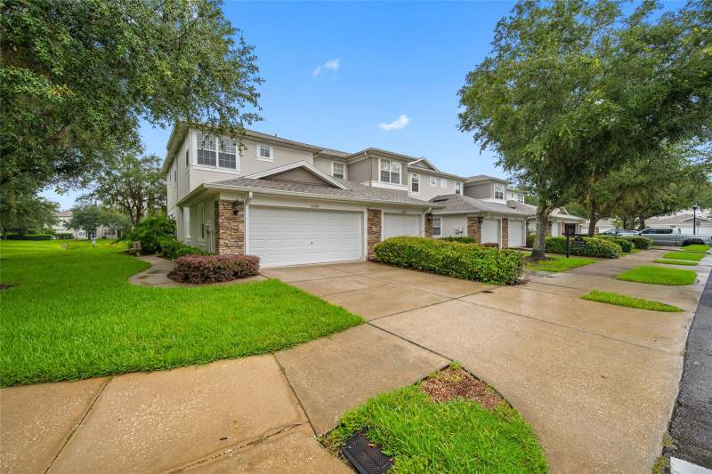 3 bedroom Townhouse at 10302 Stone Moss Avenue, Stonecreek Twnhms, Tampa — photo 2