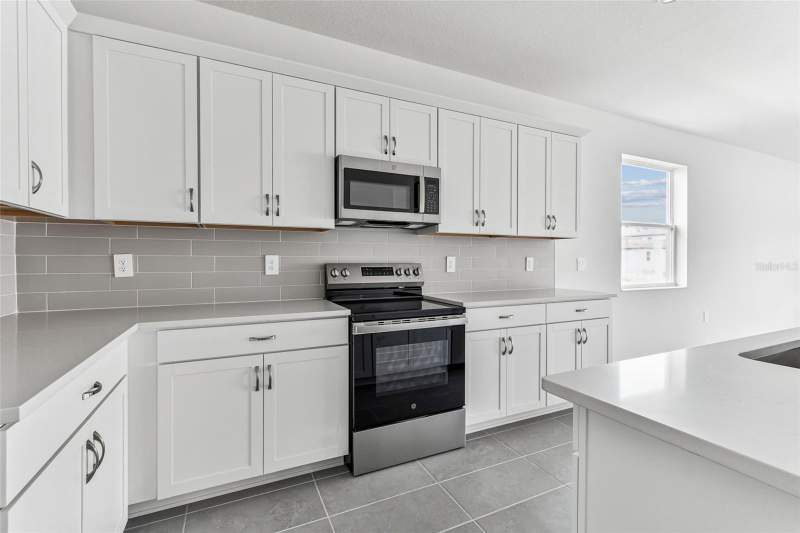 4 bedroom Single Family Residence at 9122 Optimist Way, Southpointe, Palmetto — photo 4
