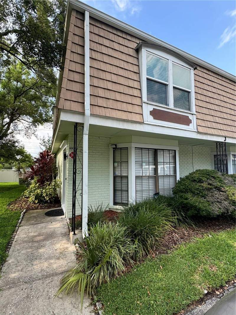 6003 VILLAGE CIRCLE #GE home for sale in Village Square Condos for Sale: 6 Listings
