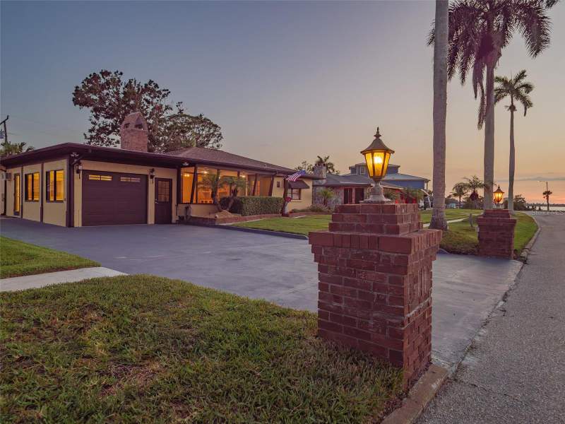 3 bedroom Single Family Residence at 2410 Riverside Drive, River Haven, Bradenton — photo 2