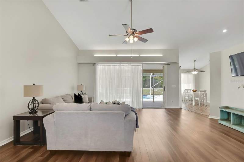 3 bedroom Single Family Residence at 13290 Don Loop, Amber Woods Ph III, Spring Hill — photo 3