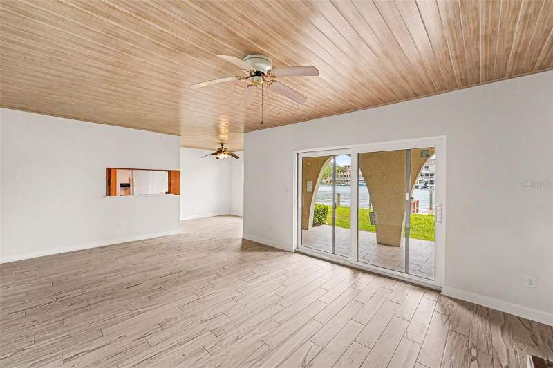 2 bedroom Condominium at 546 Plaza Seville Court #85, La Costa Brava Condo 1, Treasure Island — photo 2